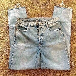 Old Navy- Extra High-Waisted Sky-Hi Button-Fly Straight Raw-Hem Jeans for Women